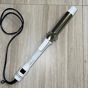 Hot tools 1 1/4 curling iron